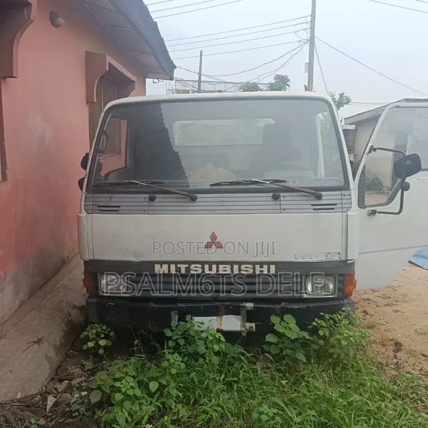 Mitsubishi Canter Mini Truck (1996) - 1