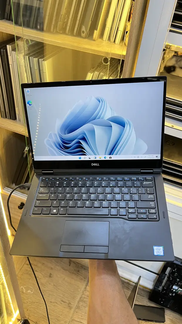 Dell Latitude 7390 2-in-1 Laptop - Intel Core i5, 8GB RAM, 256GB SSD - 1