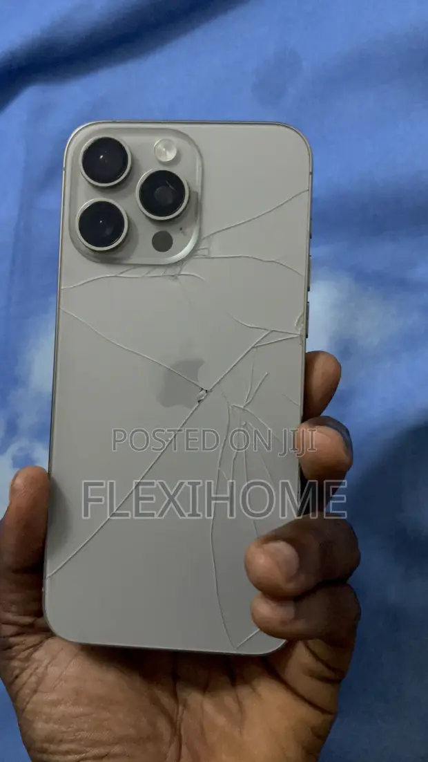 Apple iPhone 15 Pro Max 512GB Gray - 1