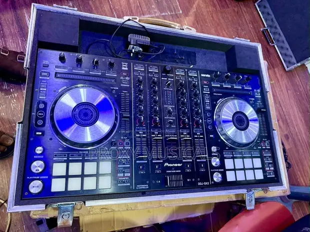 Pioneer DDJ-SX2 DJ Controller - 1