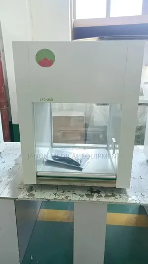 Table Top Laminar Flow Cabinet - Searchtech Instrument