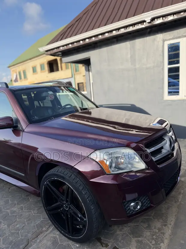2009 Mercedes-Benz GLK 350 Maroon - 1