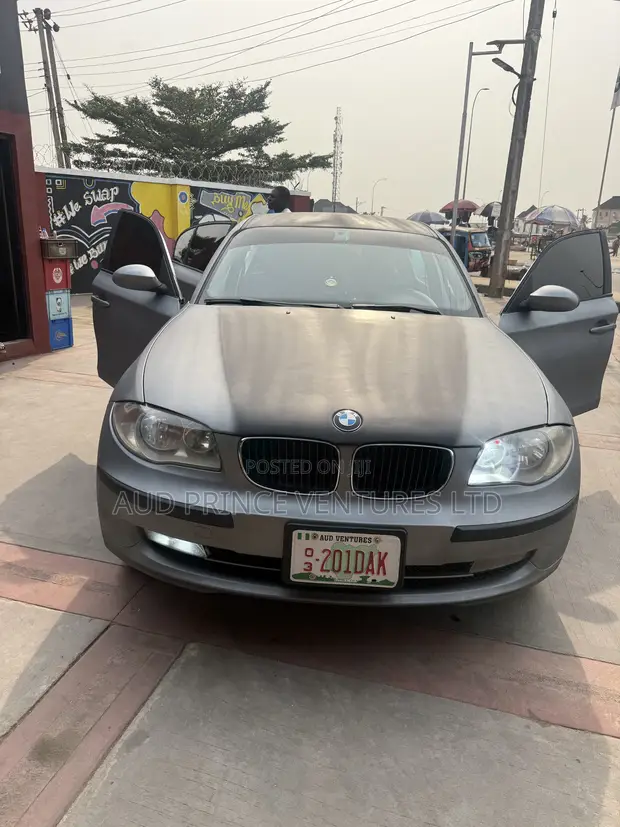 BMW 1 Series 2009 Grey - 1
