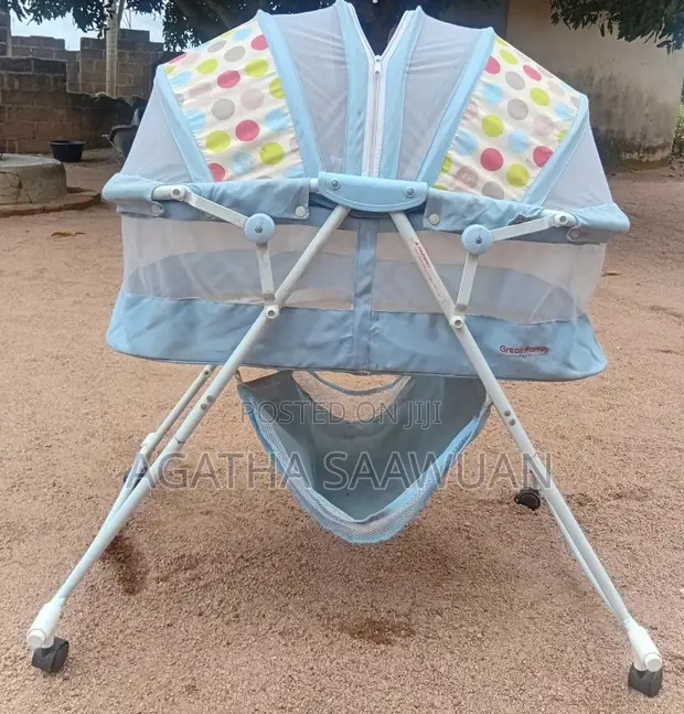 Convertible Baby Bassinet/Bed with Swing Function - 1