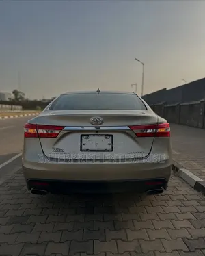 2015 Toyota Avalon XLE Premium Sedan - Zinari