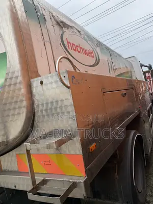 Mercedes-Benz Liquid Tanker Truck 2005 White