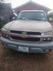 Chevrolet Avalanche 2500 4WD 2005 Gray - 5