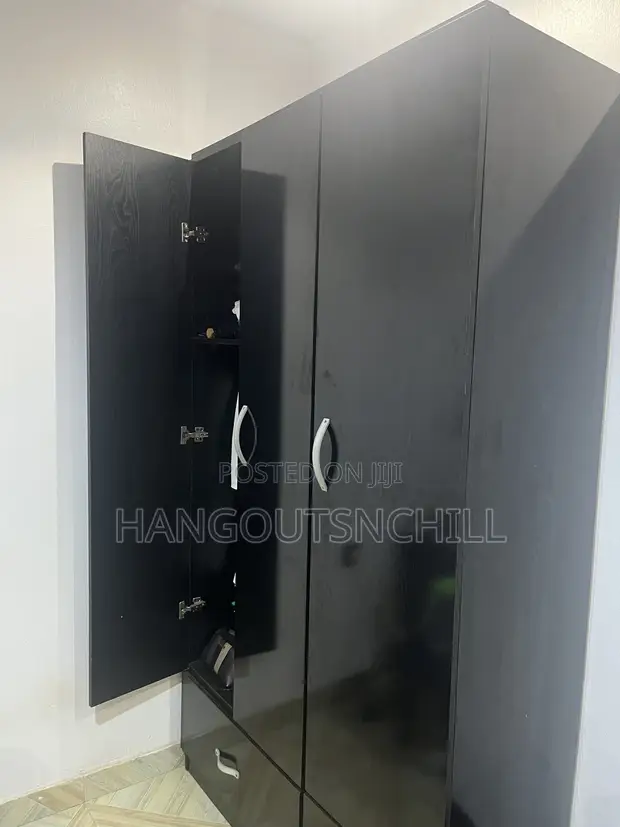 Home Interiors 7x4ft Wardrobe - 1