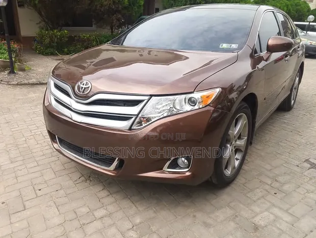 Toyota Venza Limited 2011 Zinariya - 1