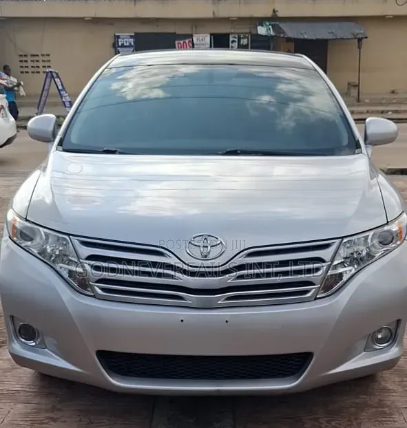 Toyota Venza 2012 Silver - 1
