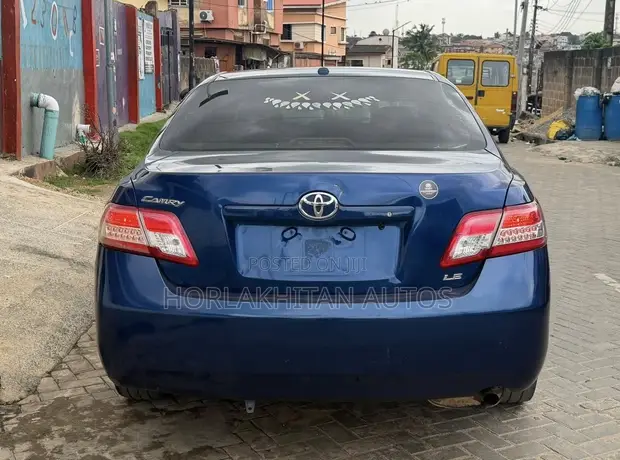 Toyota Camry LE 2.5L 2011 Blue - 1