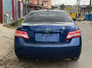 2011 Toyota Camry LE 2.5L Blue