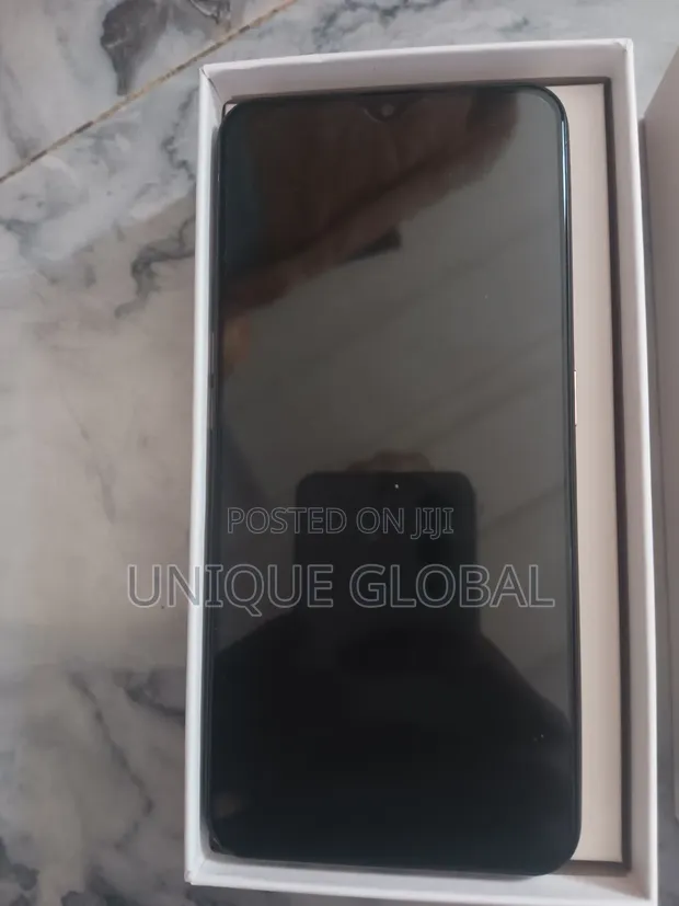 Oppo F11 256GB Used - 1