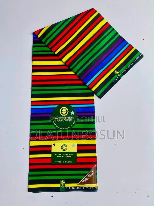 Kyakyawan Gown Mai Sauƙin Siyarwa Ga Mata - Ikere Ekiti - 1
