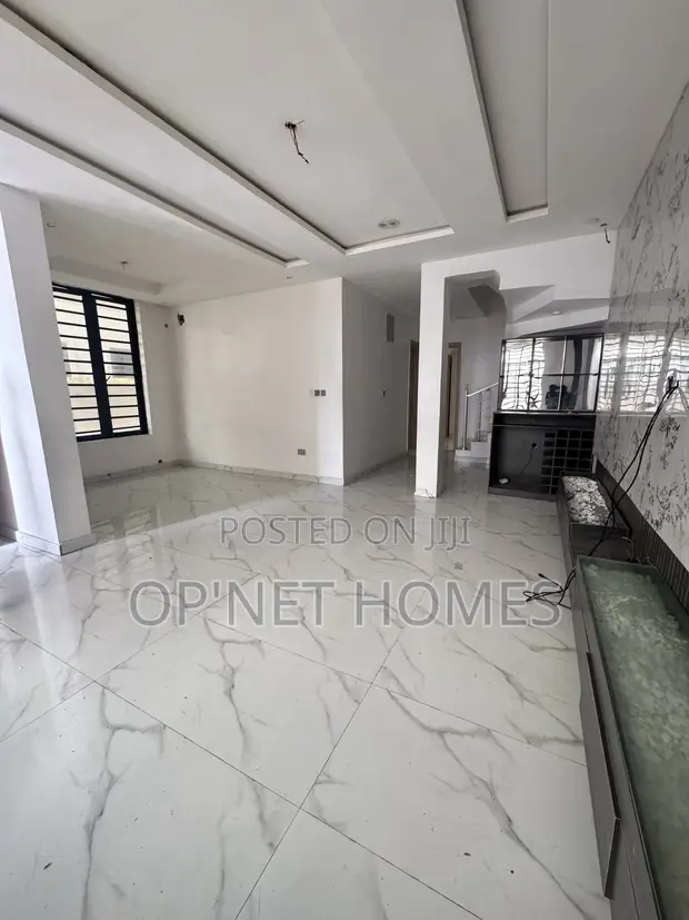 4 Bedroom Duplex with BQ in Lekki for Sale - 1