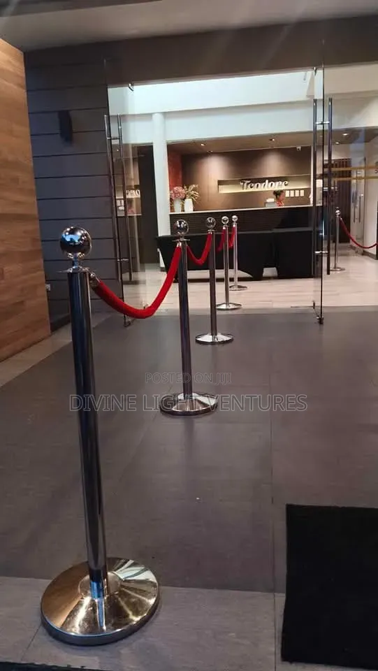 Brand New 3M Bank Rope/Queue Control Barrier - 1
