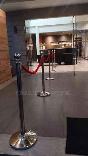 Brand New 3M Bank Rope/Queue Control Barrier