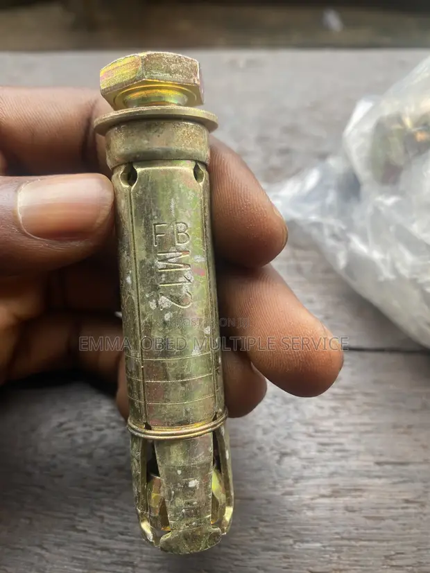 M12 Expansion Bolt - 1