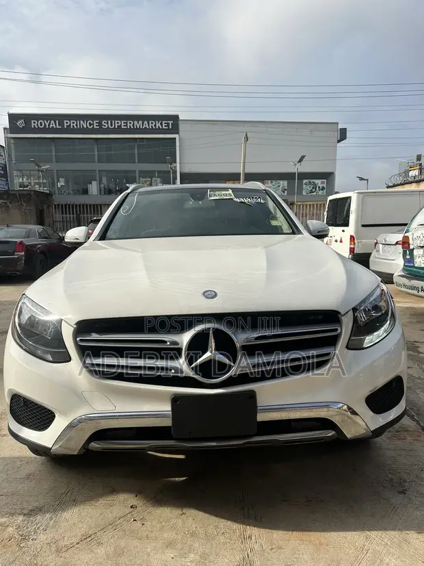 Mercedes-Benz GLC 300 2017 White - 1