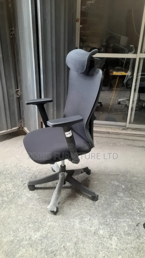 Ergonomic Mesh Office Chair - Black - 1