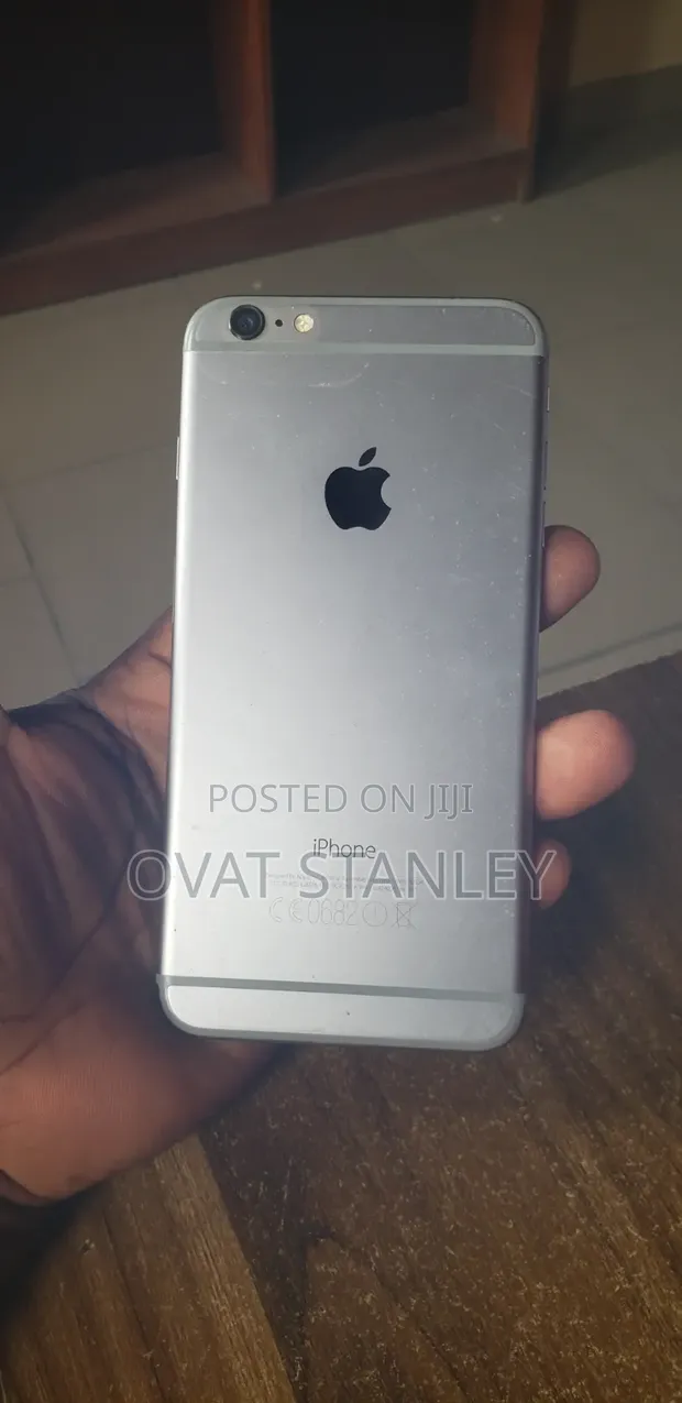 Apple iPhone 6 Plus 64GB Silver - 1