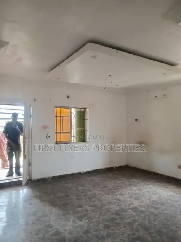 2-Bedroom Block of Flats for Rent a Garin Obasanjo, Elejigbo - 1