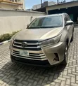 2015 Toyota Highlander XLE AWD SUV - Gold - 1