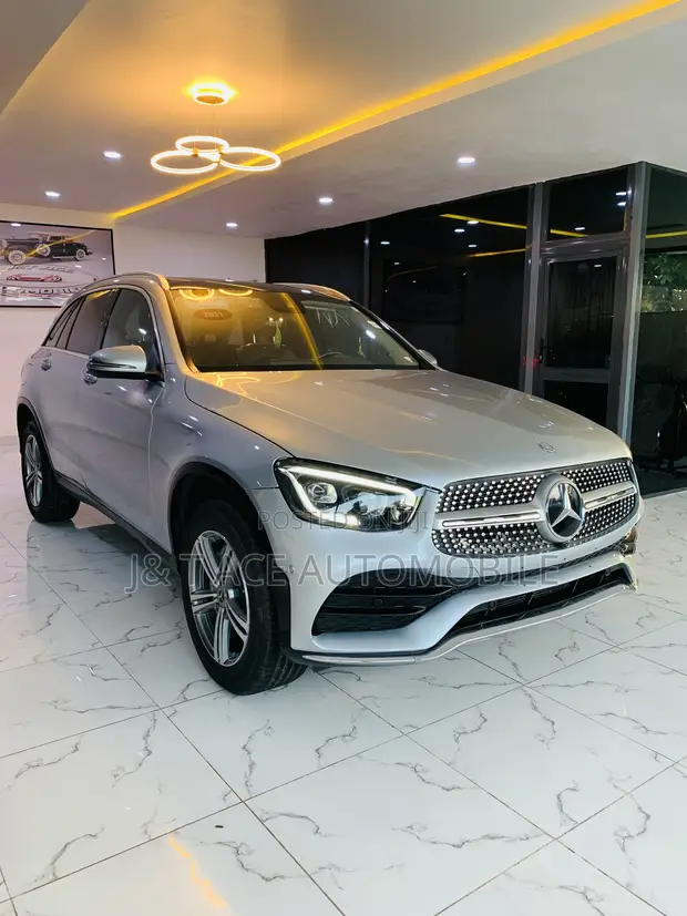 Mercedes-Benz GLC300 4Matic 2021 Grey - 1