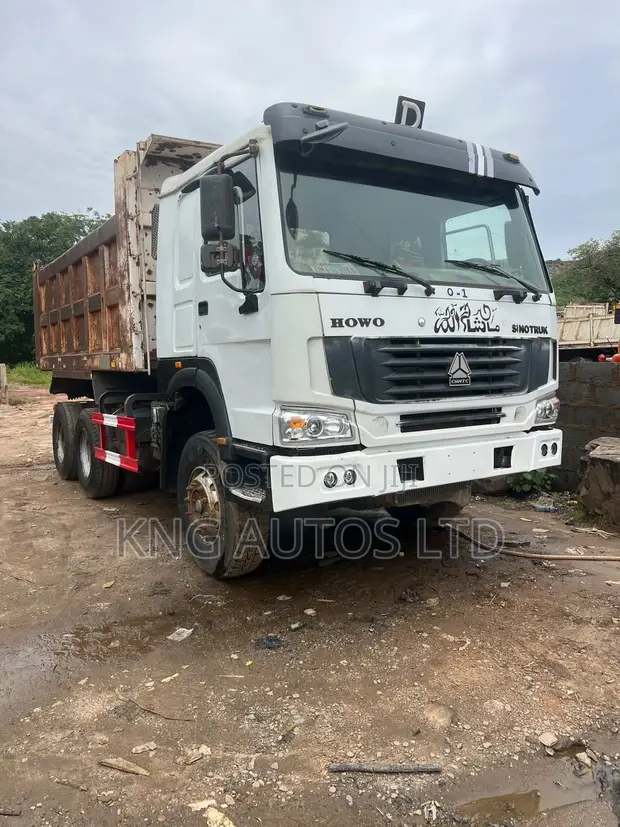 Howo Sinotruk 10-Tyre Tipper Truck - 1