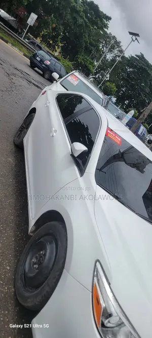 2016 Toyota Camry White