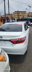 2016 Toyota Camry White - 5