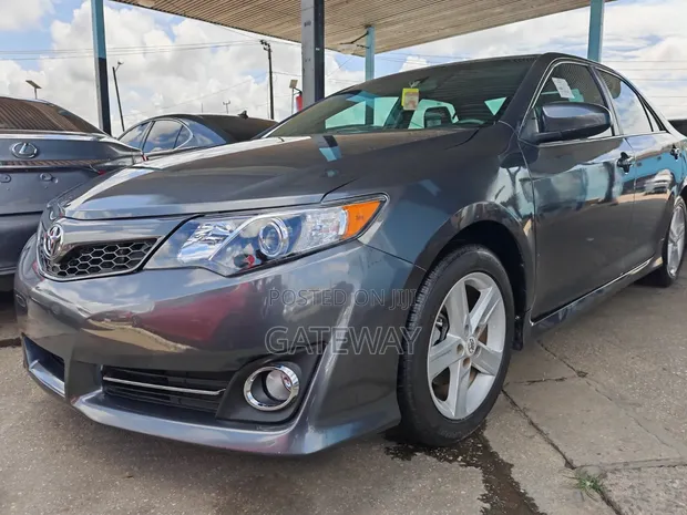 Toyota Camry 2012 Gray - 1