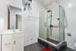 Gidan Wanka Mai Dakuna 3 da Aka Gyara a Lekki Phase 1 don Hayar - 3
