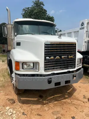 Mack CH Trailer Head - 2012