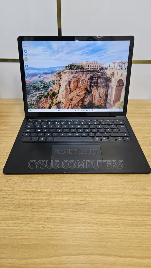 Microsoft Surface Laptop 5 16GB RAM, 256GB SSD, Core i7 - 1
