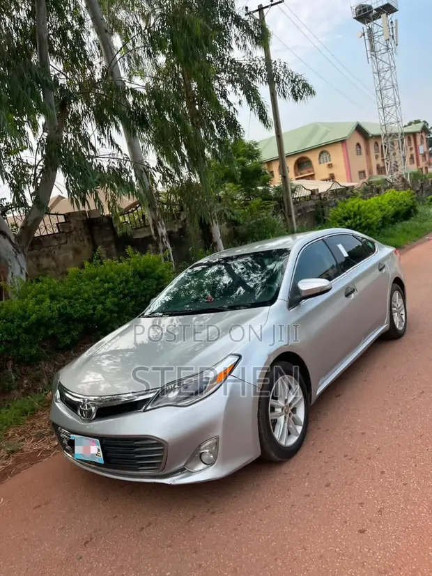 Toyota Avalon 2015 Silver - Nigerian Used - 1