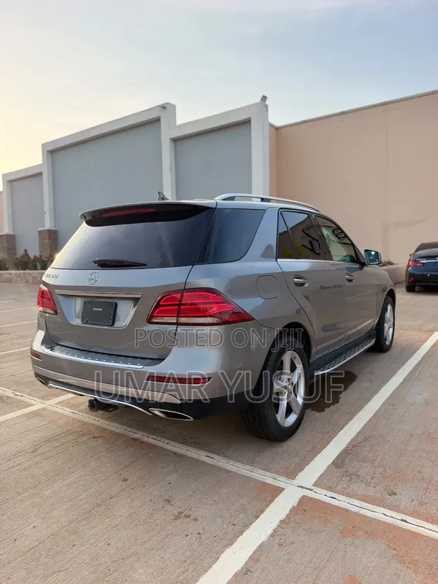 Mercedes-Benz GLE-Class 2016 Brown - 1