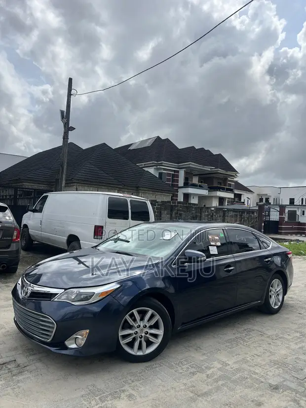 2015 Toyota Avalon XLE Sedan - Wadda Aka Shigo Da Shi - 1