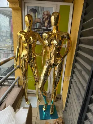 Mannequin Mata Kasar Waje - Girma 12