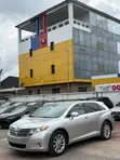 Toyota Venza 2010 Silver - 2