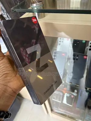 New Samsung Galaxy Z Flip 3 256GB Black
