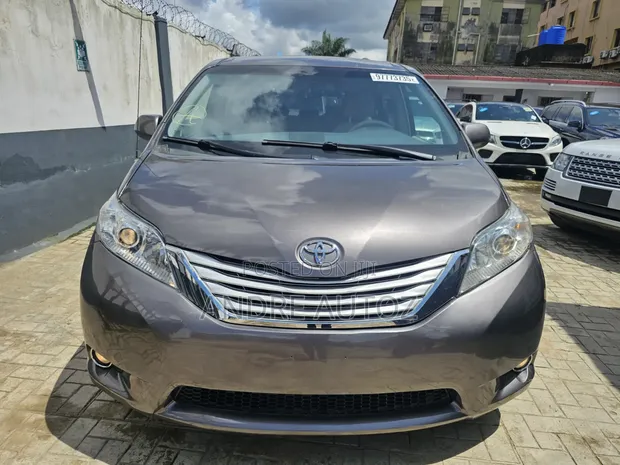 Toyota Sienna LE 2015 - Wadda Aka Shigo Da Shi - 1