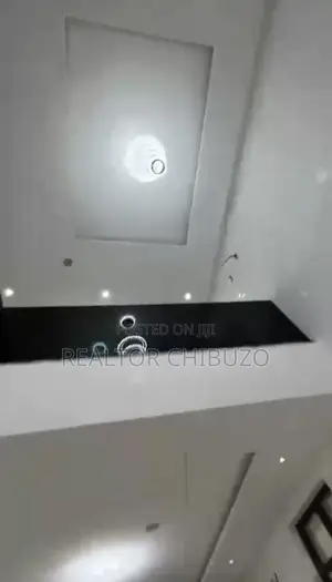 Furnished 5-Bedroom Duplex da BQ a Apo Resettlement