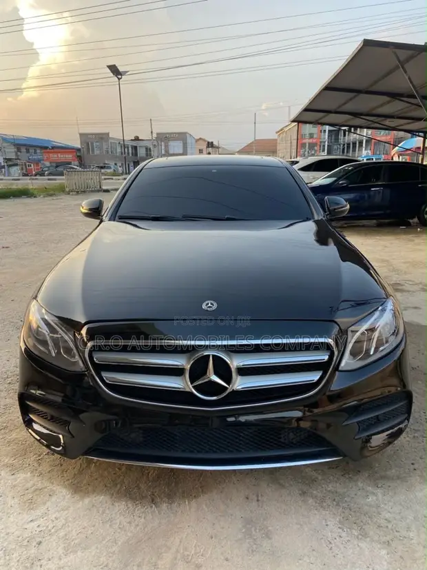 Mercedes-Benz E300 4Matic AWD Sedan 2017 - 1