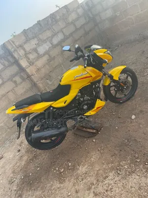 Bajaj Pulsar 220F 2023 Yellow