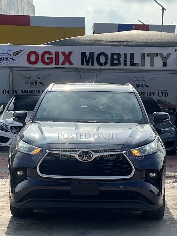 2020 Toyota Highlander XLE - 1