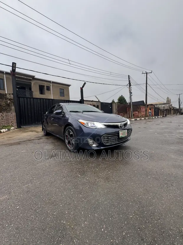 2015 Toyota Avalon XLE Premium Sedan - Blue - 1