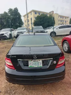 Mercedes-Benz C300 2011