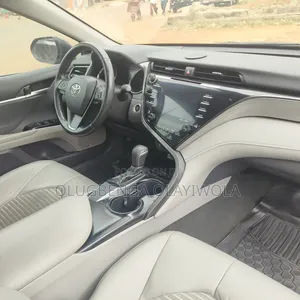 Toyota Camry 2019 SE
