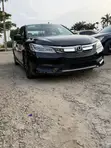 2017 Honda Accord Touring V6 Sedan - Baƙi - 4